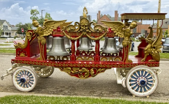 Photo: Tom Williams Bell Wagon